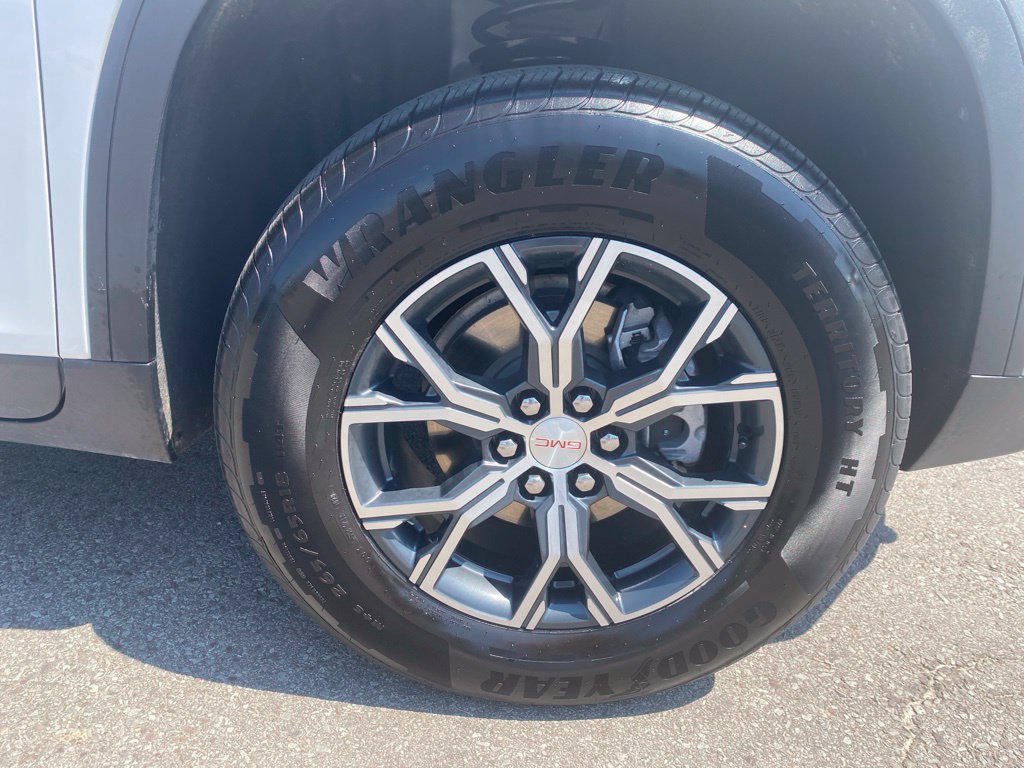 Used 2025 GMC Acadia AT4 AWD/4WD image 6