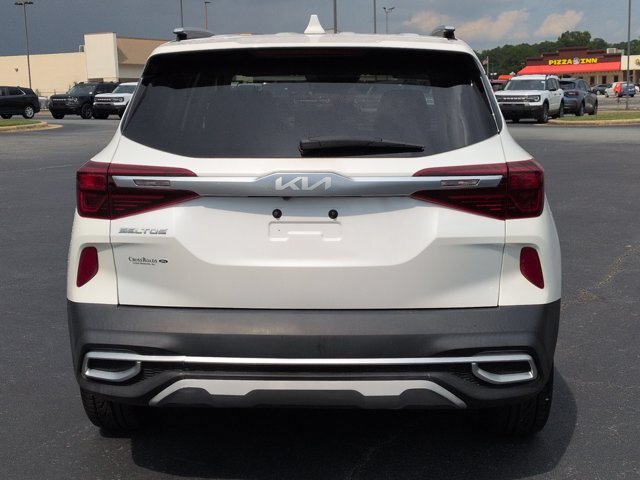 Used 2023 Kia Seltos S w/ Navigation Package FWD image 5