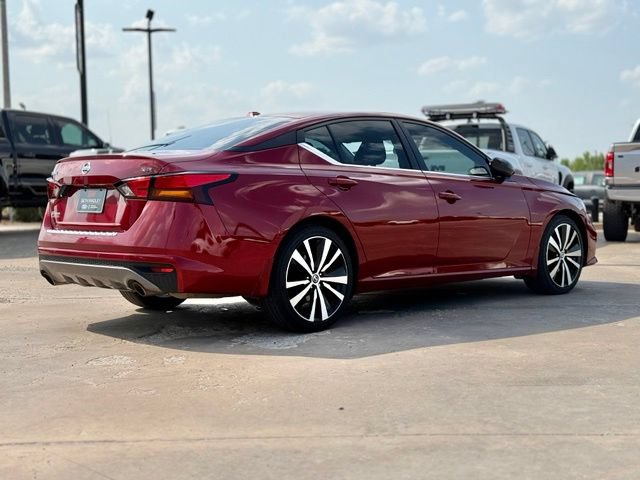 Used 2022 Nissan Altima 2.5 SR FWD image 2