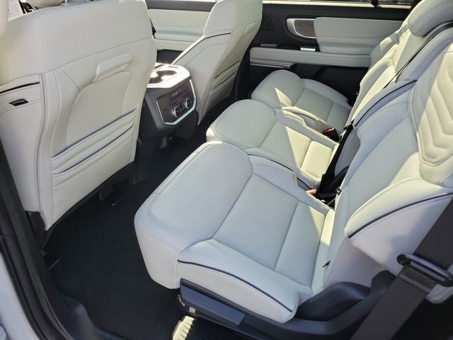 Certified 2025 Ford Expedition Platinum w/ Platinum Ultimate Package image 23