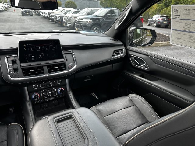 Used 2023 GMC Yukon SLT w/ SLT Premium Package AWD/4WD image 17