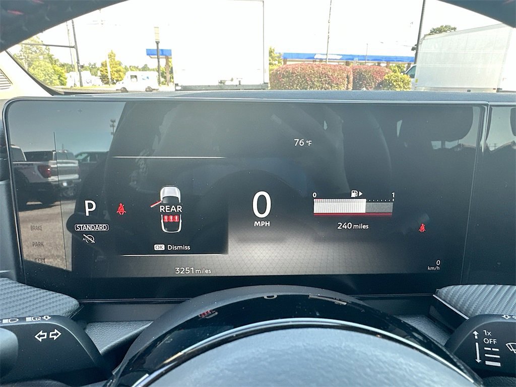 Used 2025 Nissan Kicks SR image 13