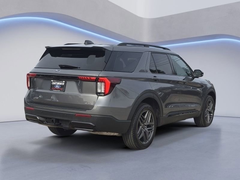 Certified 2025 Ford Explorer ST-Line w/ ST-Line Street Pack video 3