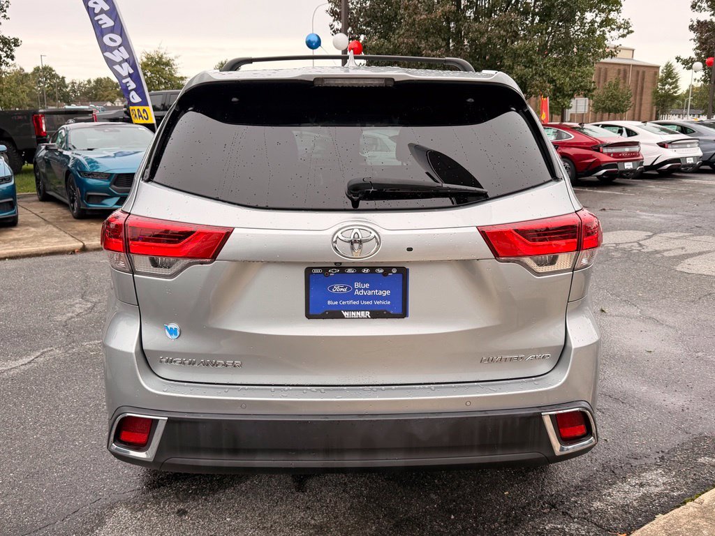 Used 2019 Toyota Highlander Limited Platinum AWD/4WD image 4