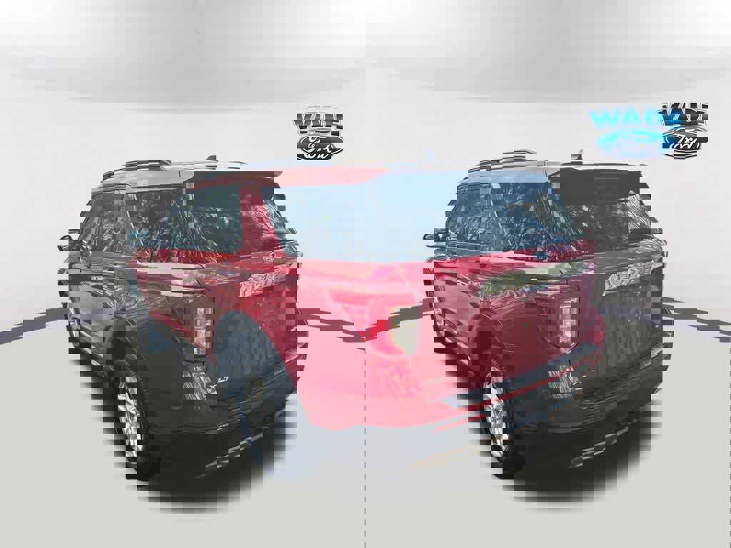 Certified 2022 Ford Explorer XLT w/ Equipment Group 202A image 6