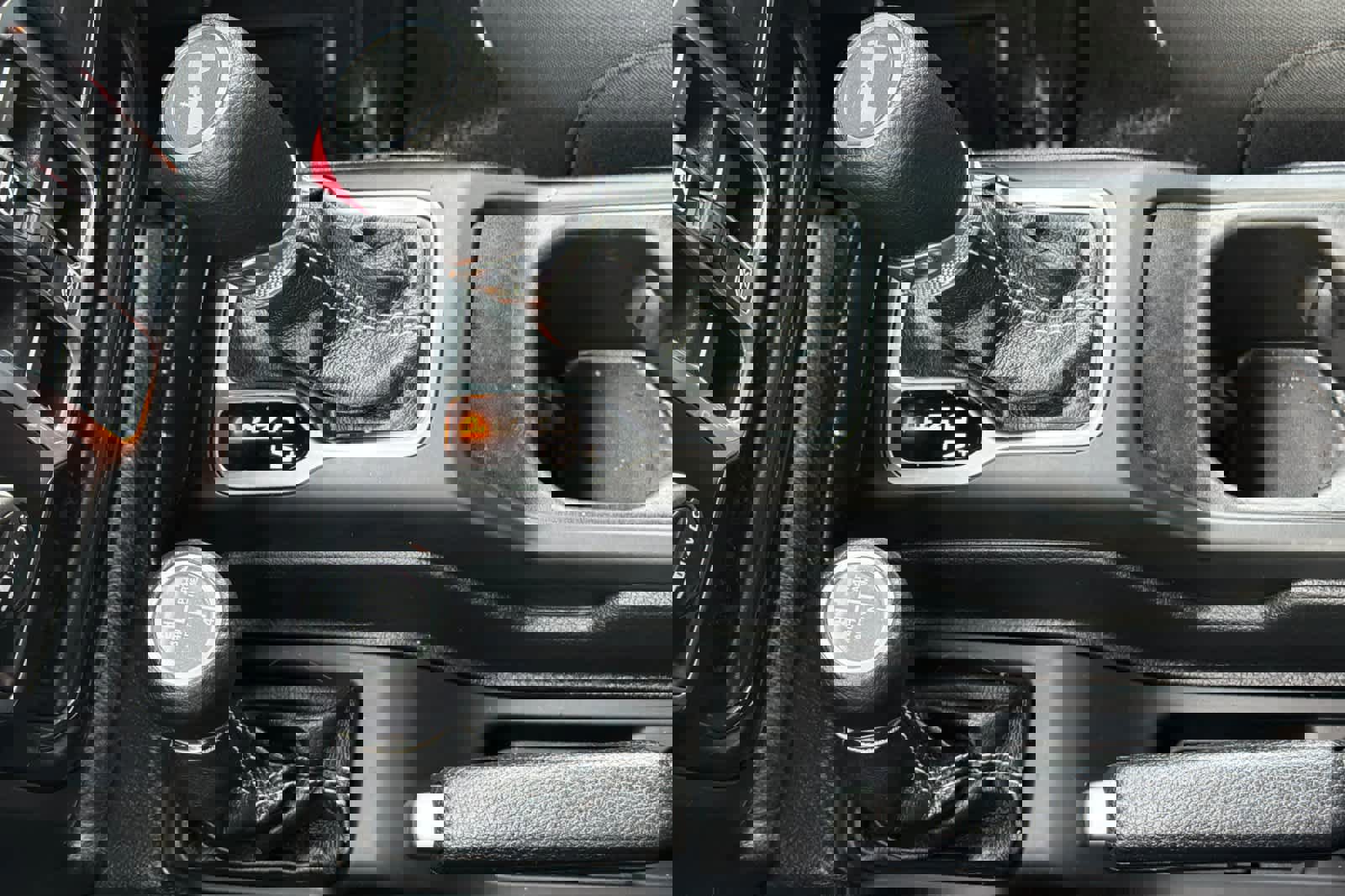 Used 2022 Jeep Wrangler Unlimited Sahara w/ Cold Weather Group image 22