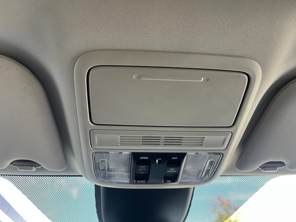 Used 2025 Honda Odyssey EX-L image 36