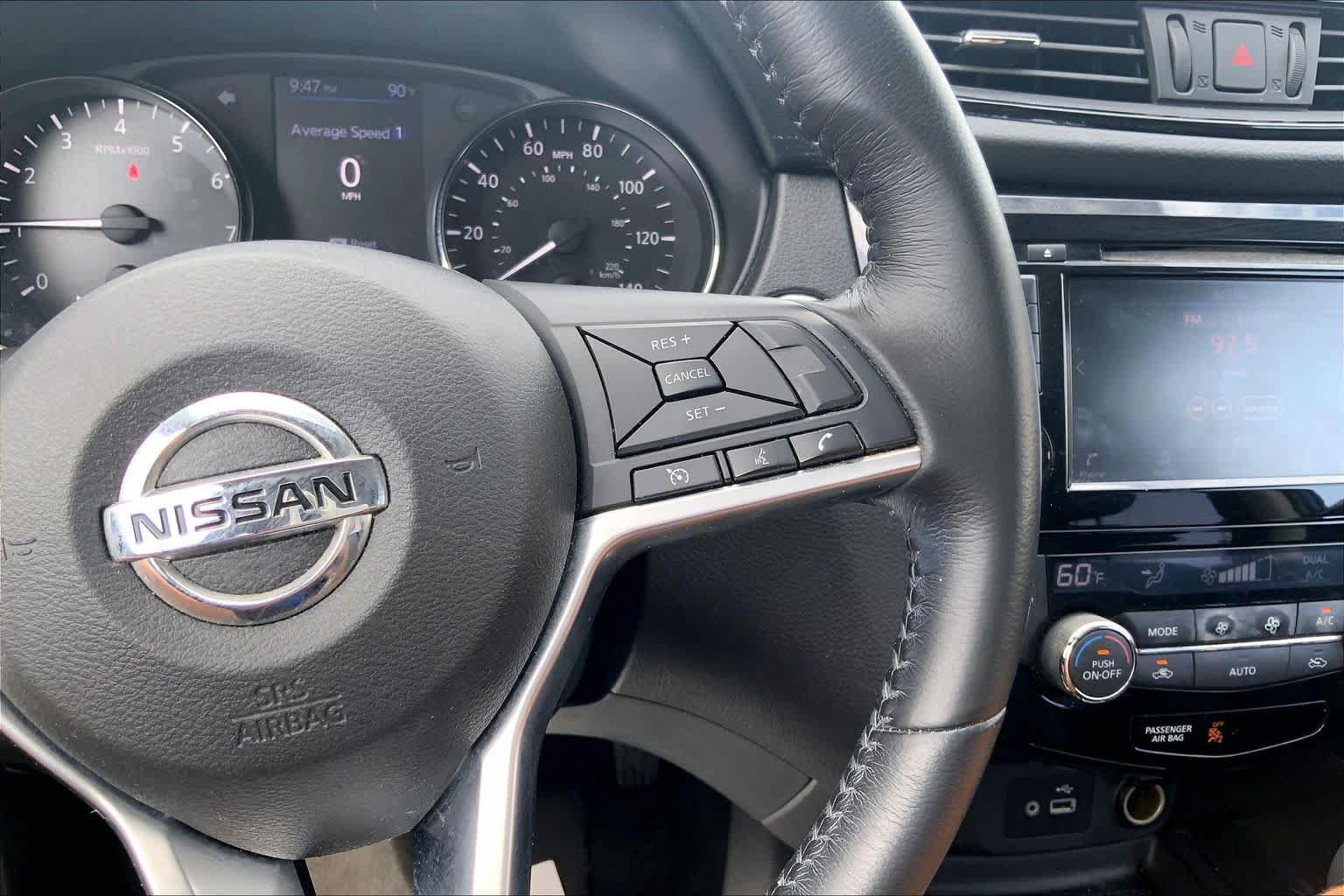 Used 2018 Nissan Rogue SV FWD image 25