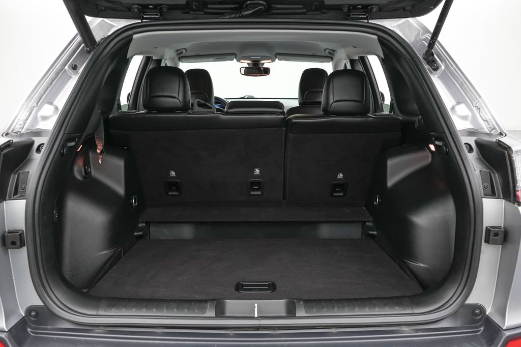 Used 2019 Jeep Cherokee Limited FWD image 20