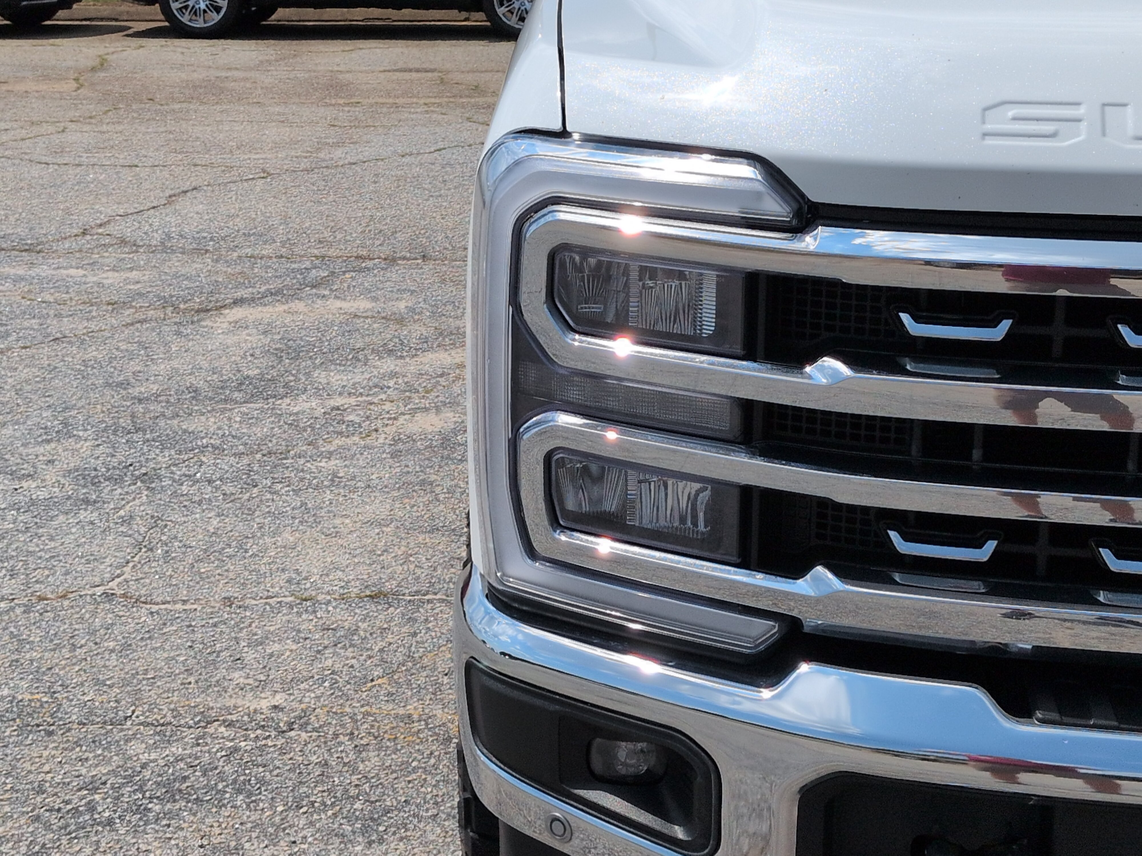 Certified 2024 Ford F250 Lariat w/ Lariat Ultimate Package AWD/4WD image 8