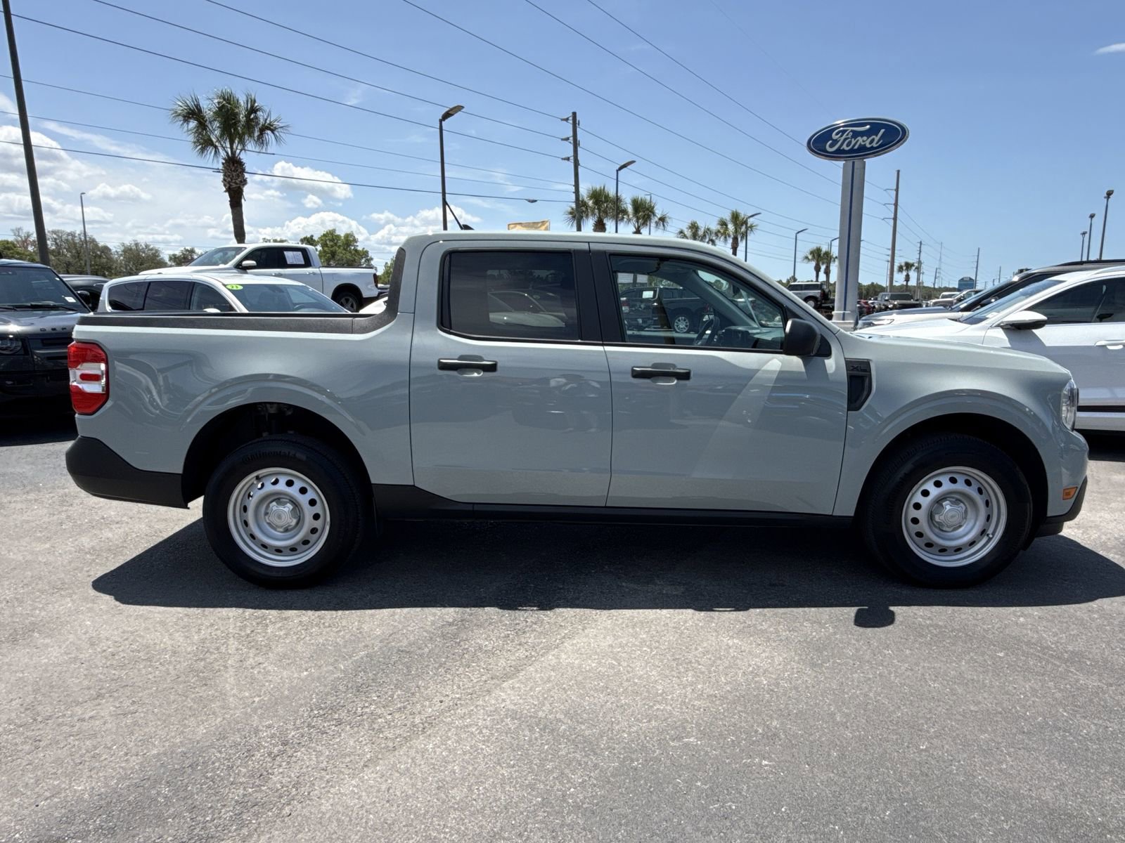 Certified 2024 Ford Maverick XL FWD image 3