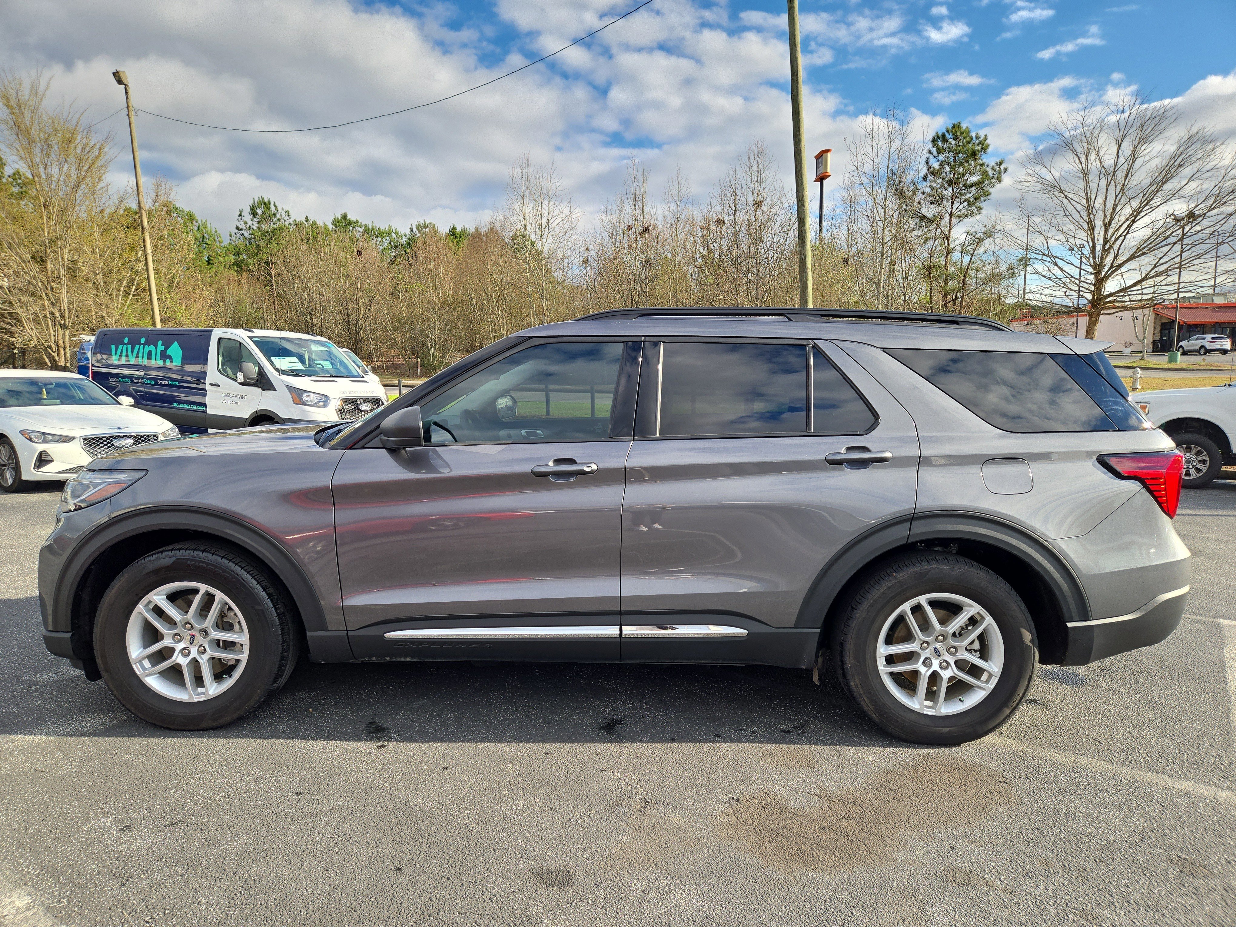 Certified 2025 Ford Explorer Active image 8