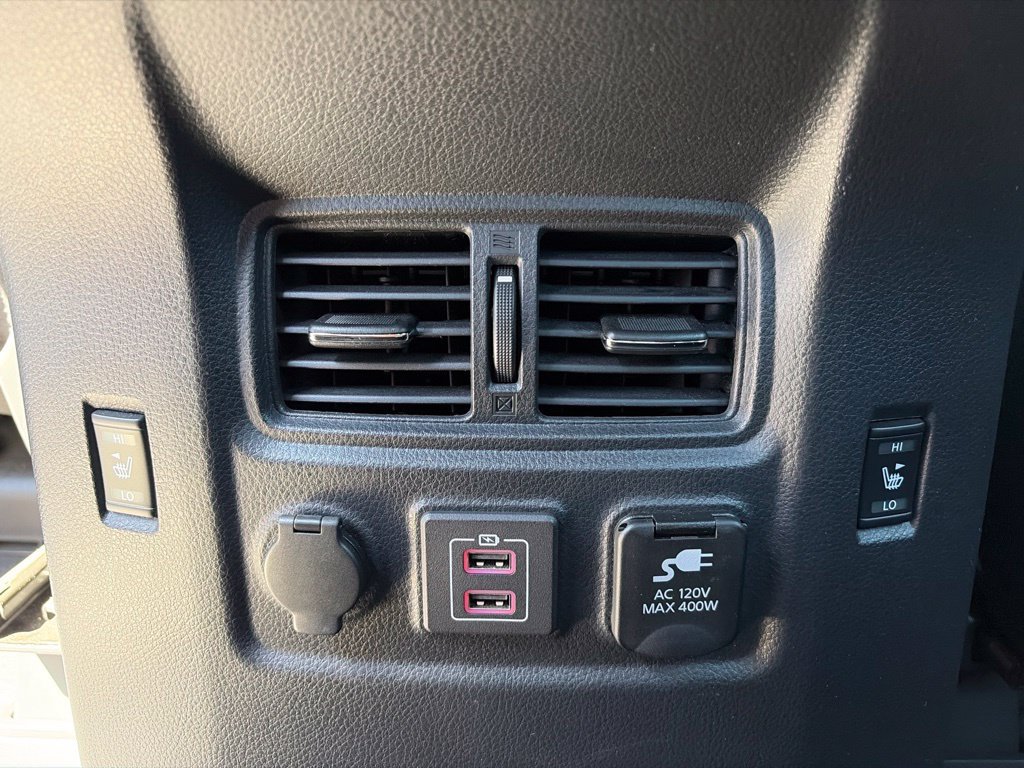 Used 2023 Nissan Titan PRO-4X w/ Pro-4x Convenience Package AWD/4WD image 18