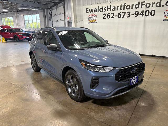 Certified 2024 Ford Escape ST-Line w/ Tech Pack #1 AWD/4WD image 2