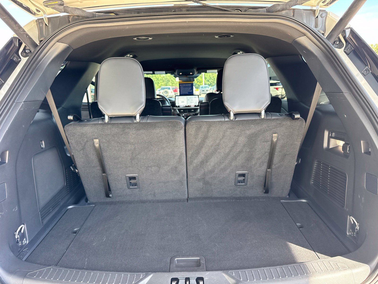 Certified 2025 Ford Explorer ST-Line AWD/4WD image 40