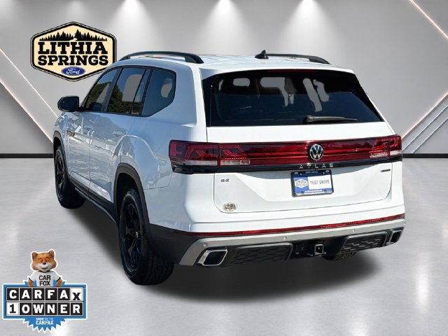 Used 2024 Volkswagen Atlas Peak Edition SE AWD/4WD image 6