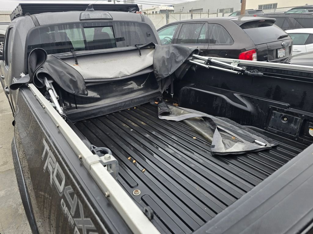 Used 2017 Toyota Tacoma TRD Off-Road image 20