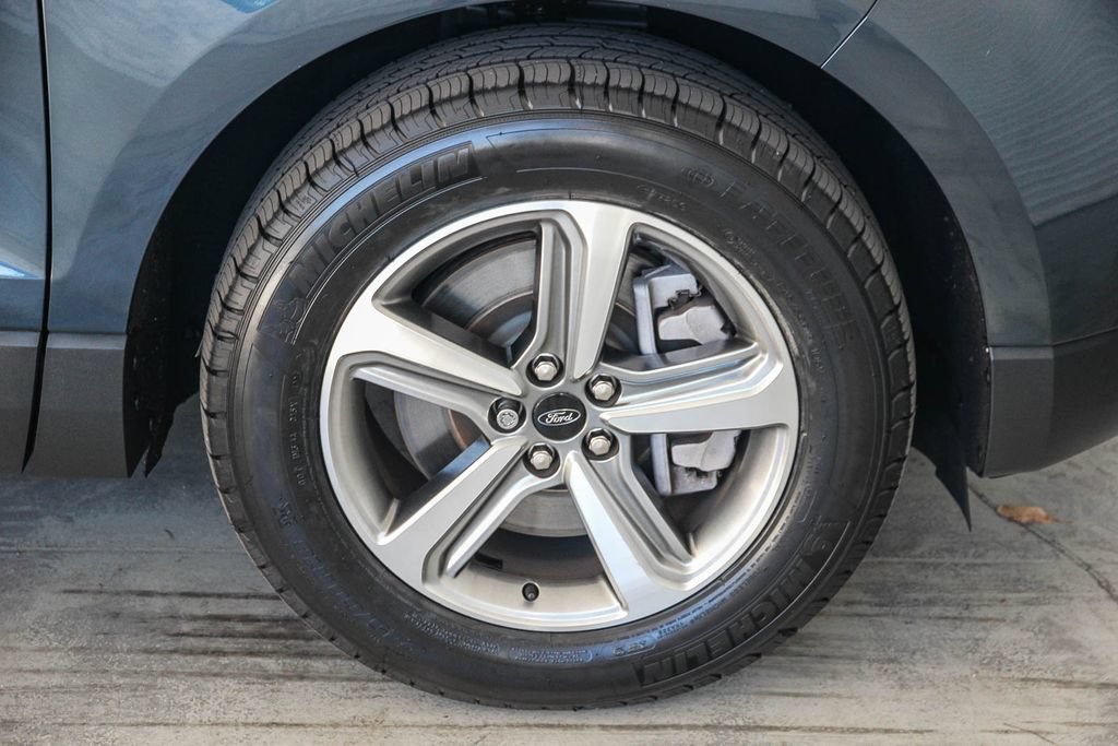 Certified 2023 Ford Edge SEL w/ Convenience Package AWD/4WD image 11