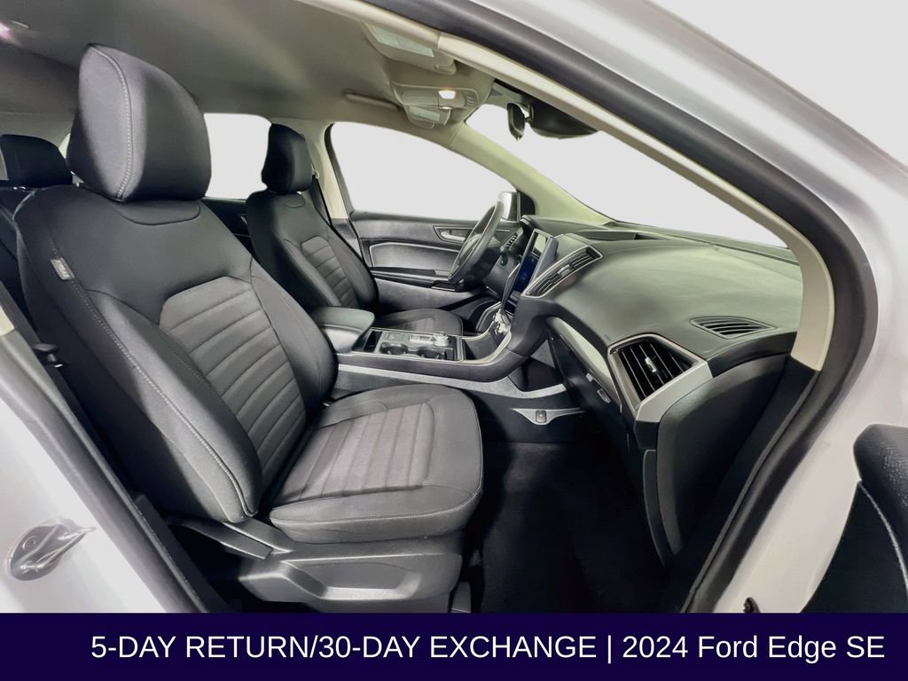 Certified 2024 Ford Edge SE w/ Black Appearance Package AWD/4WD image 31