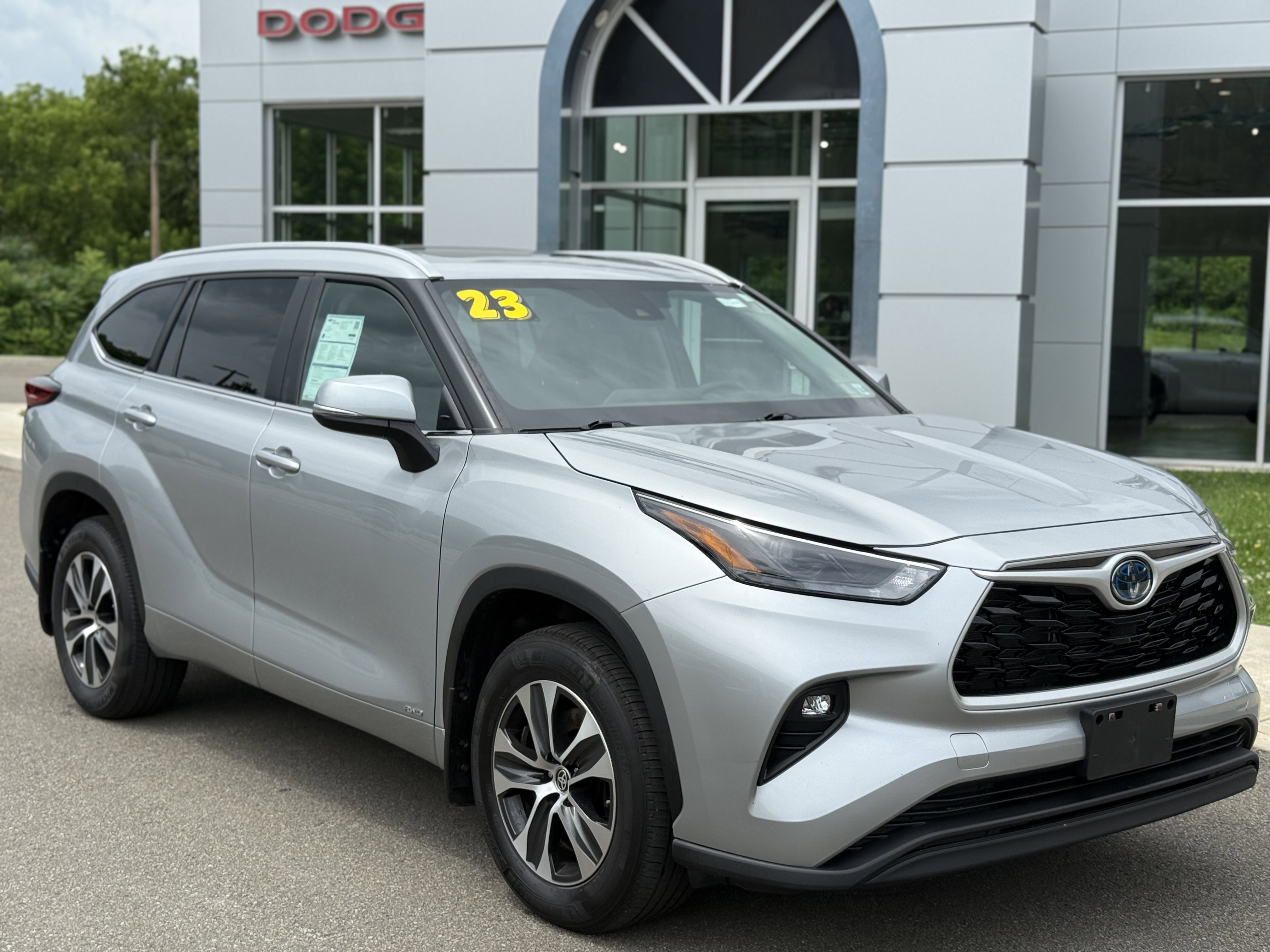 Used 2023 Toyota Highlander XLE