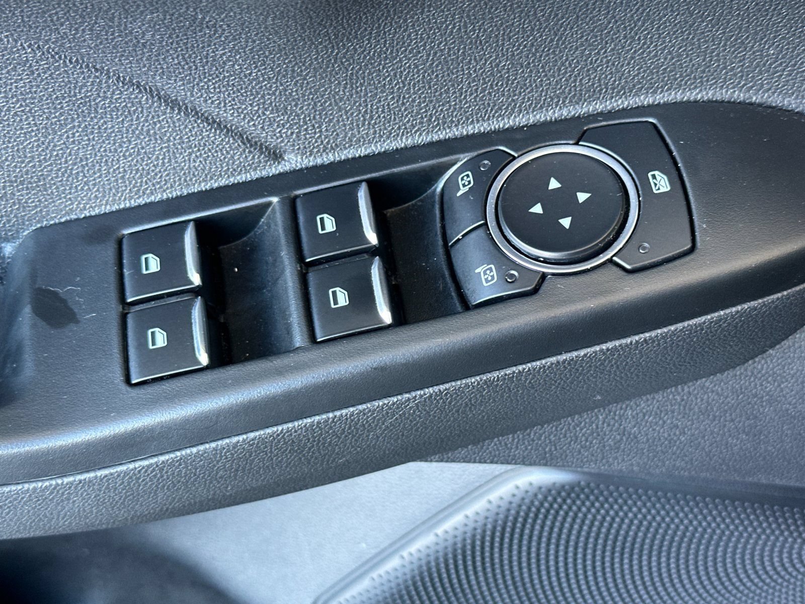 Certified 2025 Ford Escape Active FWD image 11