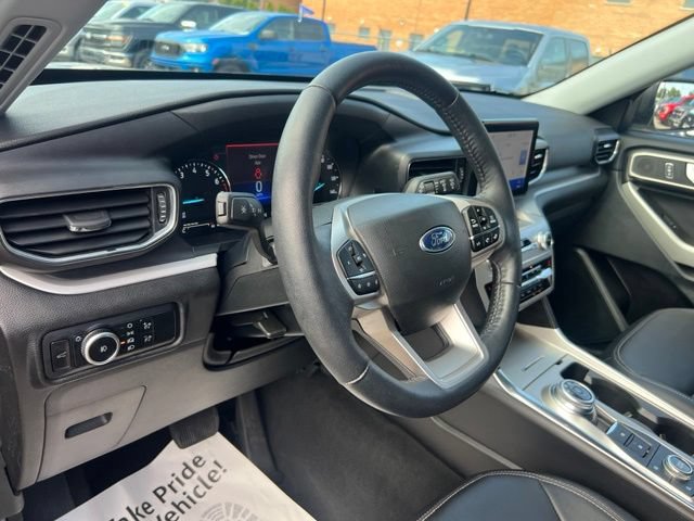 Certified 2023 Ford Explorer XLT w/ Equipment Group 202A AWD/4WD image 6