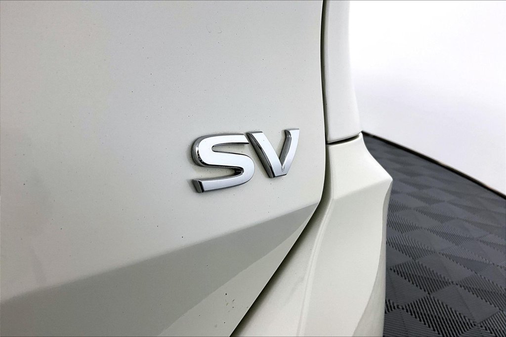 Used 2019 Nissan Rogue SV w/ Premium Package FWD image 14