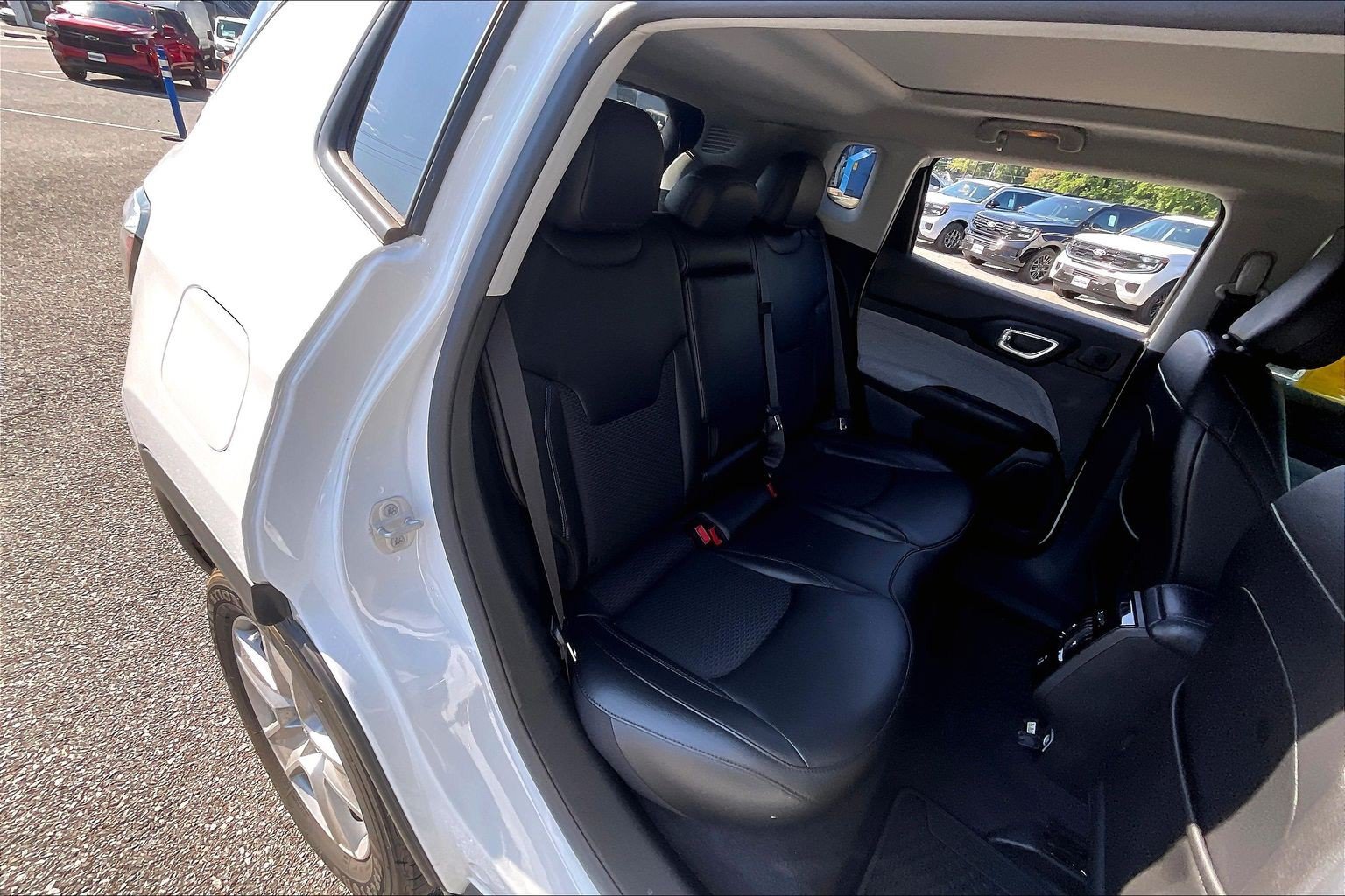 Used 2022 Jeep Compass Latitude w/ Sun and Sound Group FWD image 26