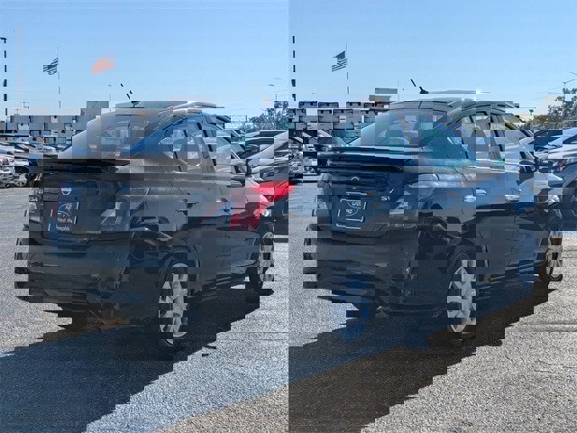 Used 2019 Nissan Versa SV image 7