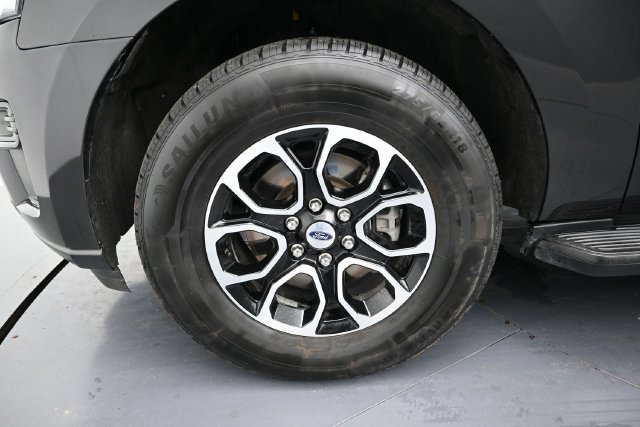Certified 2024 Ford Expedition XLT RWD image 9