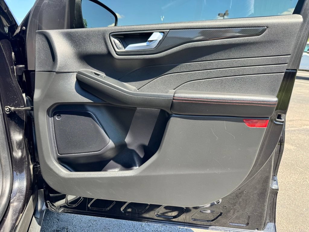 Certified 2023 Ford Escape ST-Line w/ Tech Pack #1 AWD/4WD image 19