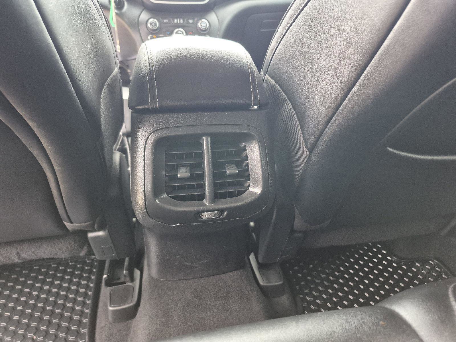 Used 2022 Jeep Cherokee Latitude AWD/4WD image 15