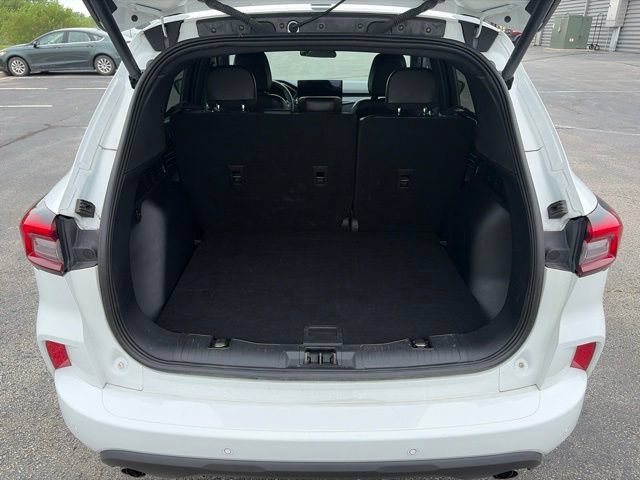 Certified 2023 Ford Escape ST-Line w/ Tech Pack #1 AWD/4WD image 6