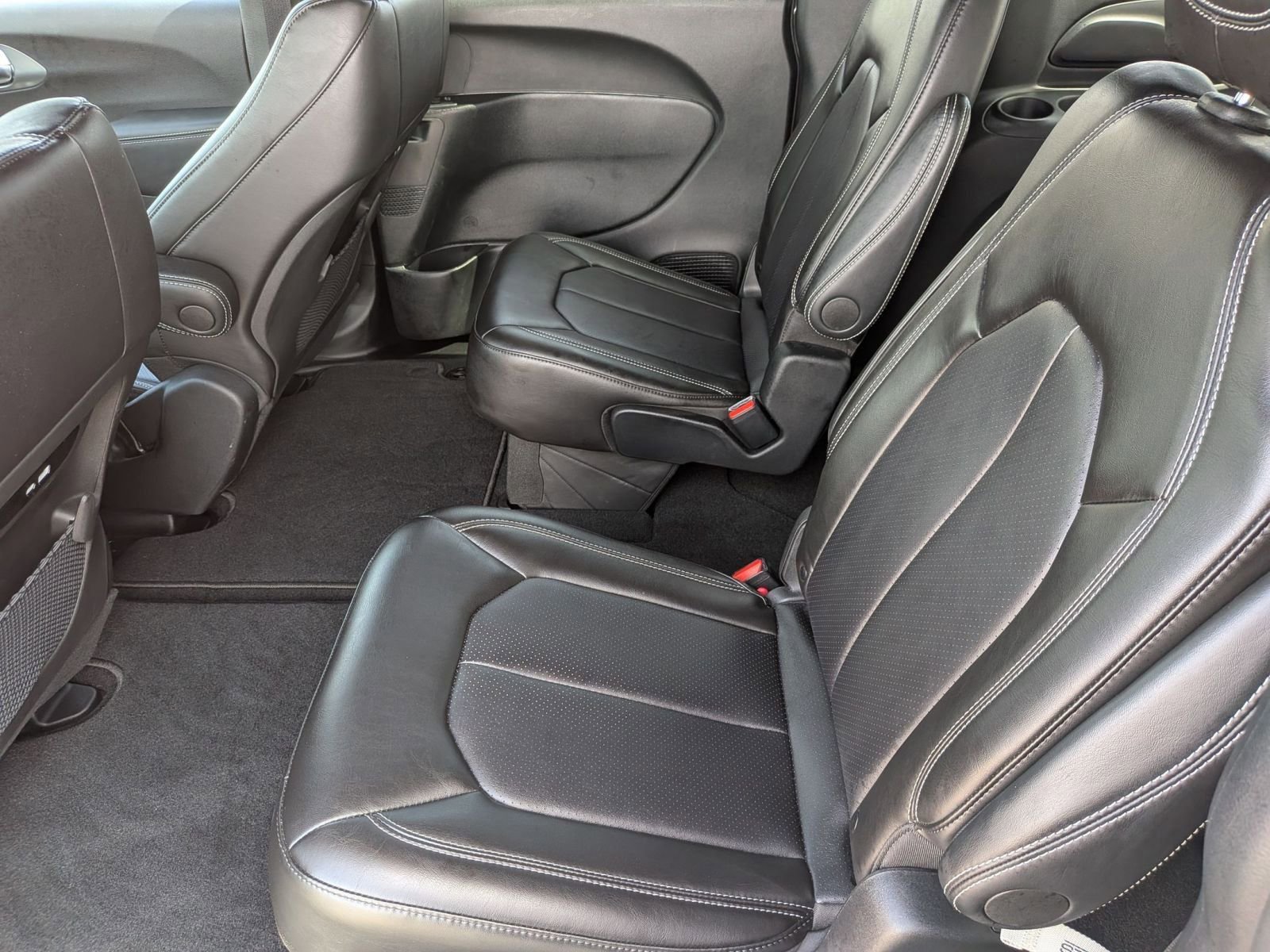 Used 2025 Chrysler Pacifica Select FWD image 25