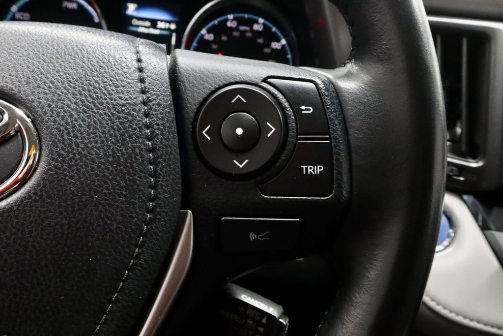 Used 2018 Toyota RAV4 Limited AWD/4WD image 29