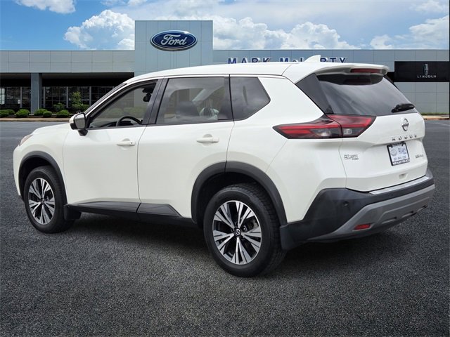 Used 2021 Nissan Rogue SV image 3