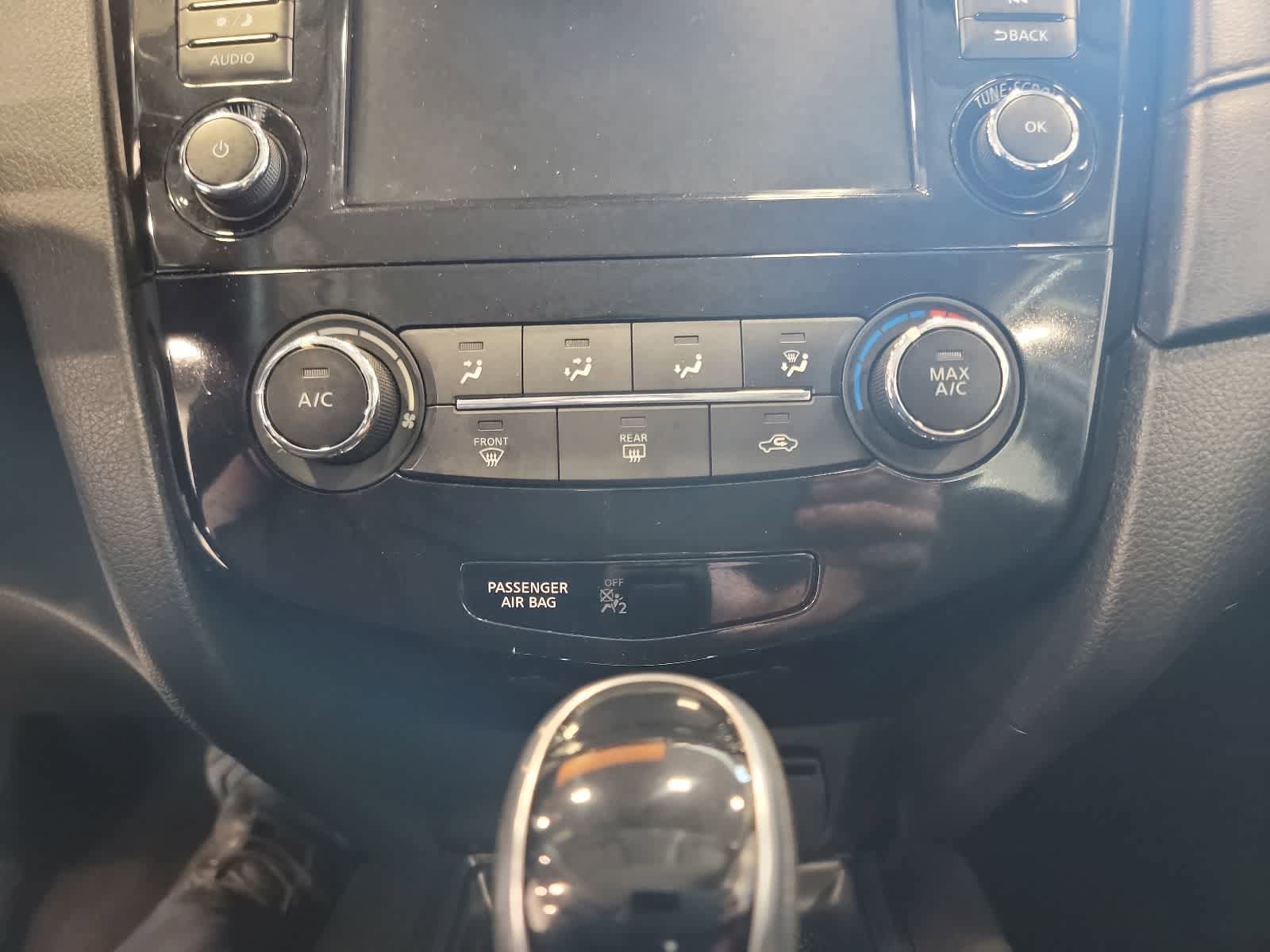 Used 2019 Nissan Rogue S AWD/4WD image 23