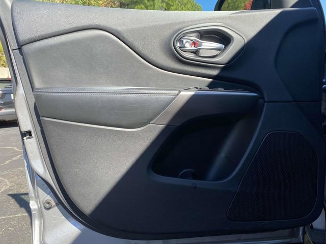 Used 2020 Jeep Cherokee Latitude image 18