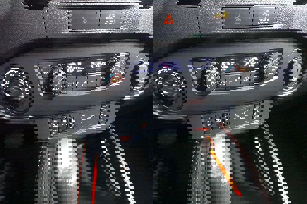 Used 2023 Nissan Frontier PRO-4X w/ Pro-4X Premium Package image 16