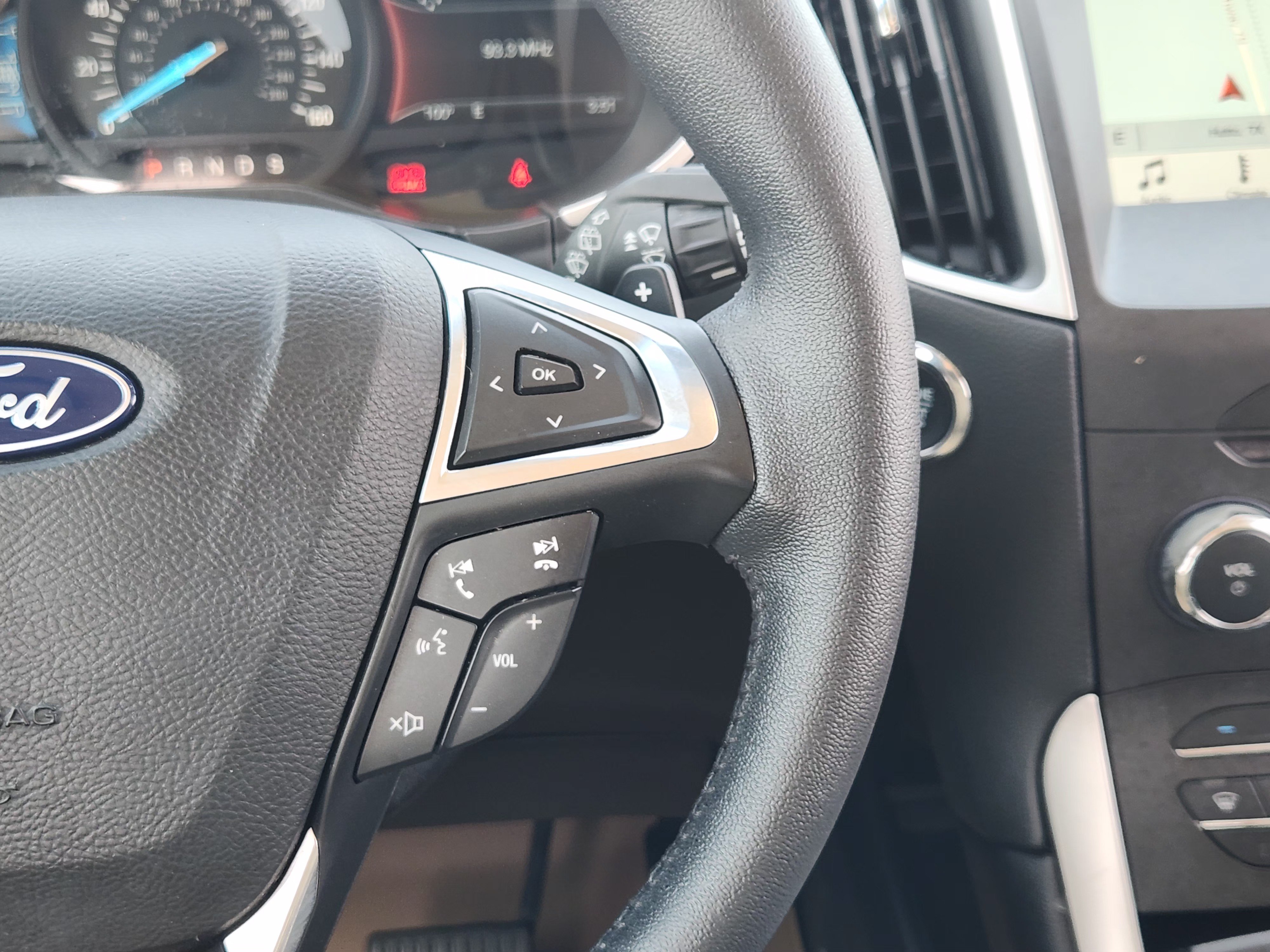 Certified 2018 Ford Edge SEL w/ Equipment Group 201A FWD image 29