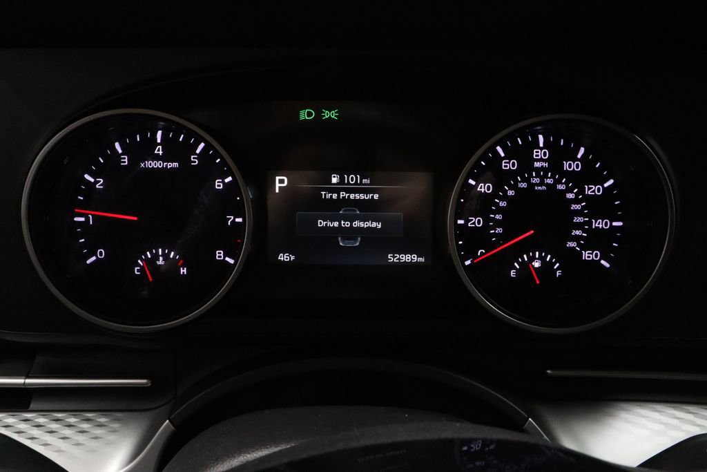 Used 2024 Kia Carnival LX image 28