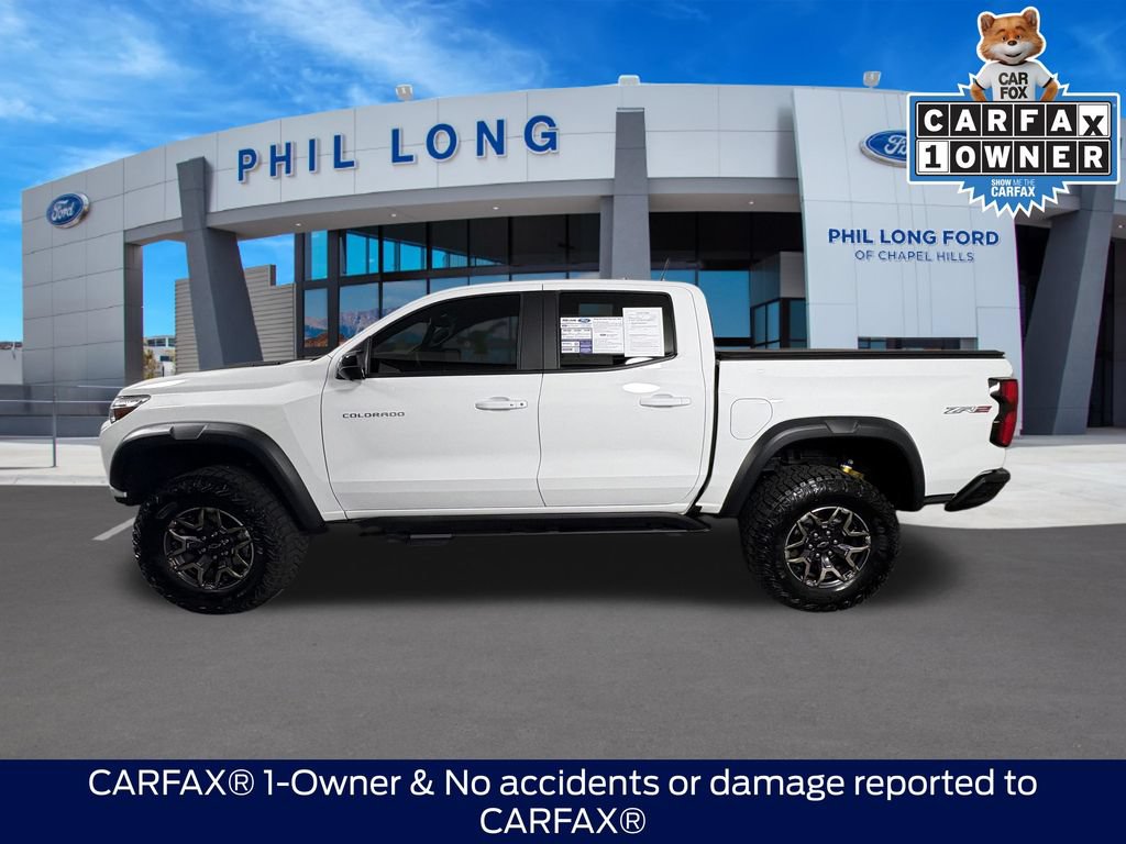 Used 2025 Chevrolet Colorado ZR2 w/ Technology Package AWD/4WD image 2