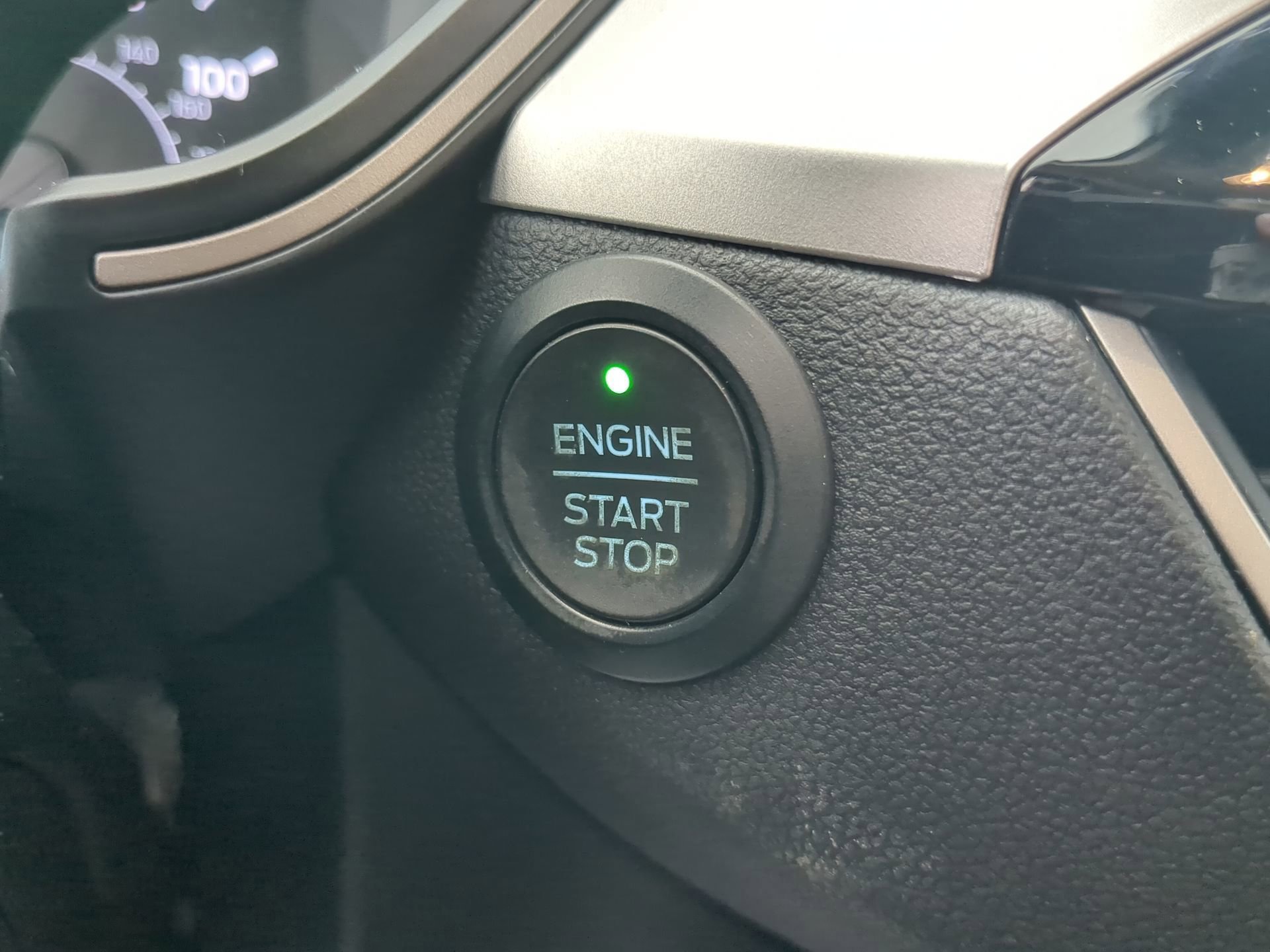 Certified 2020 Ford Escape SE image 59