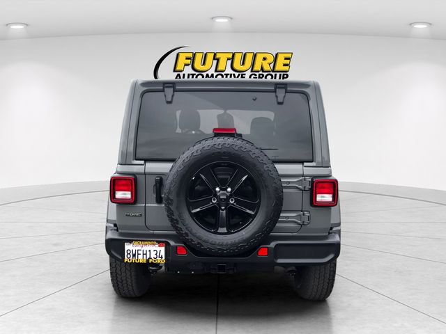 Used 2021 Jeep Wrangler Unlimited Sahara AWD/4WD image 5