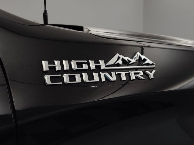 Used 2019 Chevrolet Silverado 1500 High Country w/ Technology Package AWD/4WD image 13