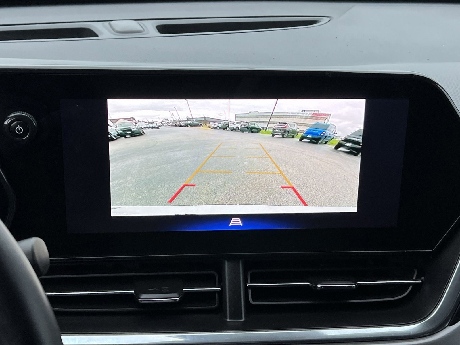 Used 2025 Chevrolet Trax ACTIV image 19