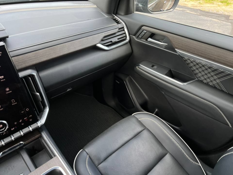 Used 2024 GMC Acadia Denali w/ LPO, Floor Liner Package AWD/4WD image 28