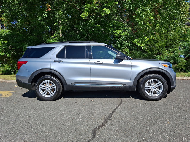 Certified 2024 Ford Explorer XLT w/ Equipment Group 202A AWD/4WD image 12
