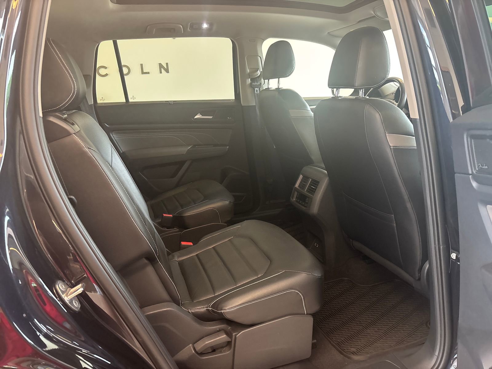 Used 2022 Volkswagen Atlas SEL Premium AWD/4WD image 8
