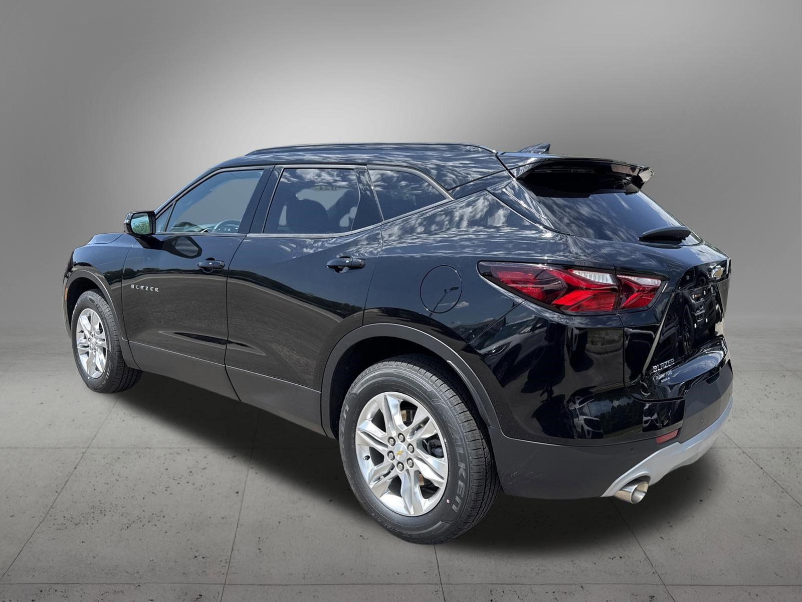 Used 2021 Chevrolet Blazer LT FWD image 3